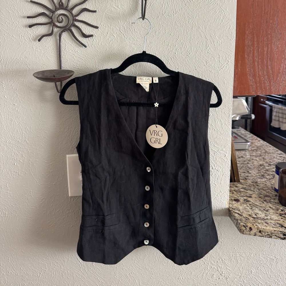 Black Sleeveless Top